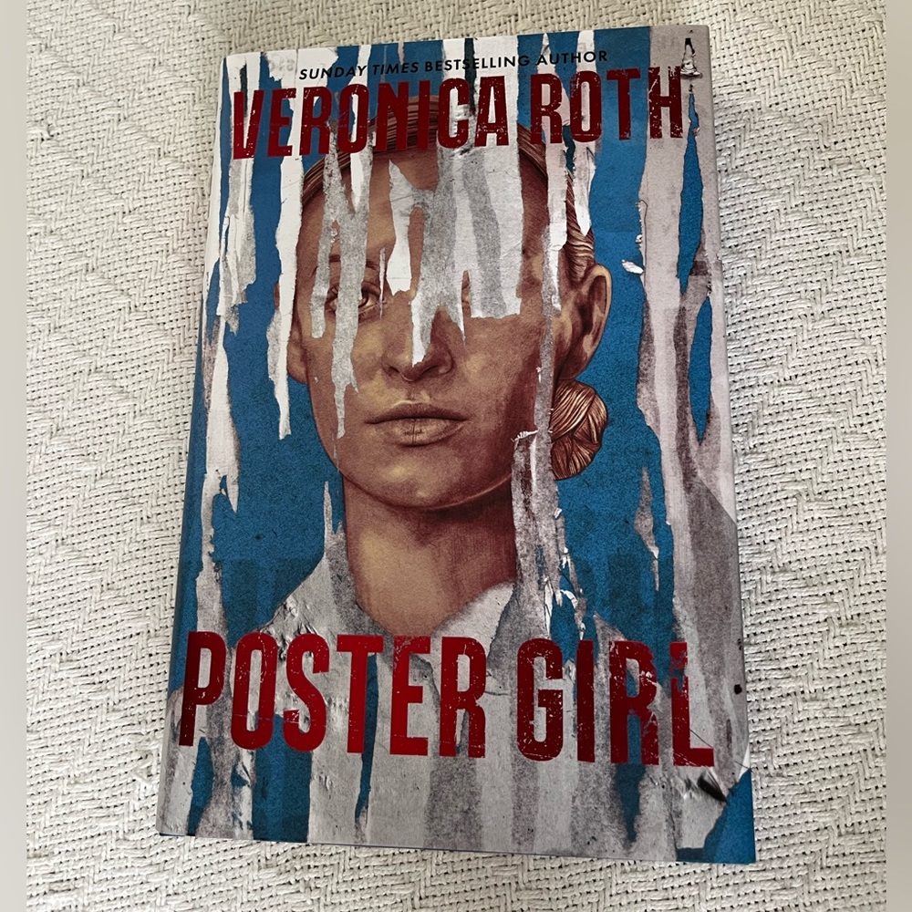 Fairlyloot Edition Poster Girl by Veronica Roth